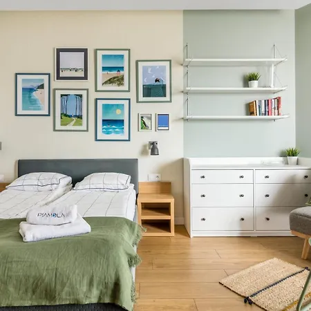 Marina Piamola, Bezplatne Solarium Kąty Rybackie