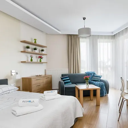 Marina Piamola, Bezplatne Solarium *