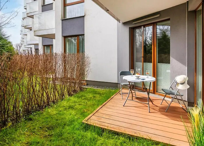 Marina Piamola, Bezplatne Solarium *