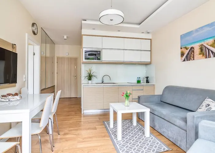 Marina Piamola, Bezplatne Solarium Daire