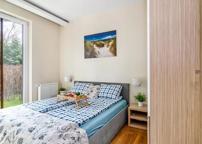 Marina Piamola, Bezplatne Solarium Daire