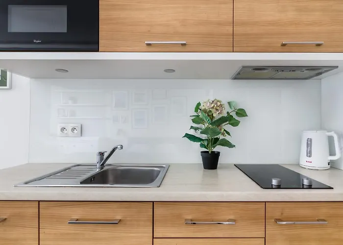 Marina Piamola, Bezplatne Solarium Lejlighed