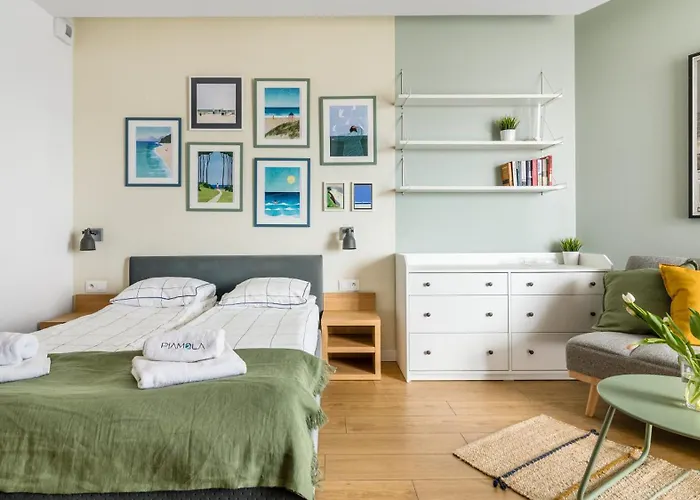 Marina Piamola, Bezplatne Solarium Kąty Rybackie