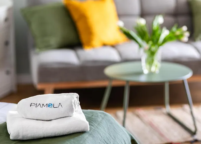 Marina Piamola, Bezplatne Solarium Lejlighed