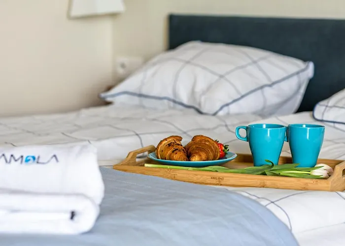 Marina Piamola, Bezplatne Solarium *